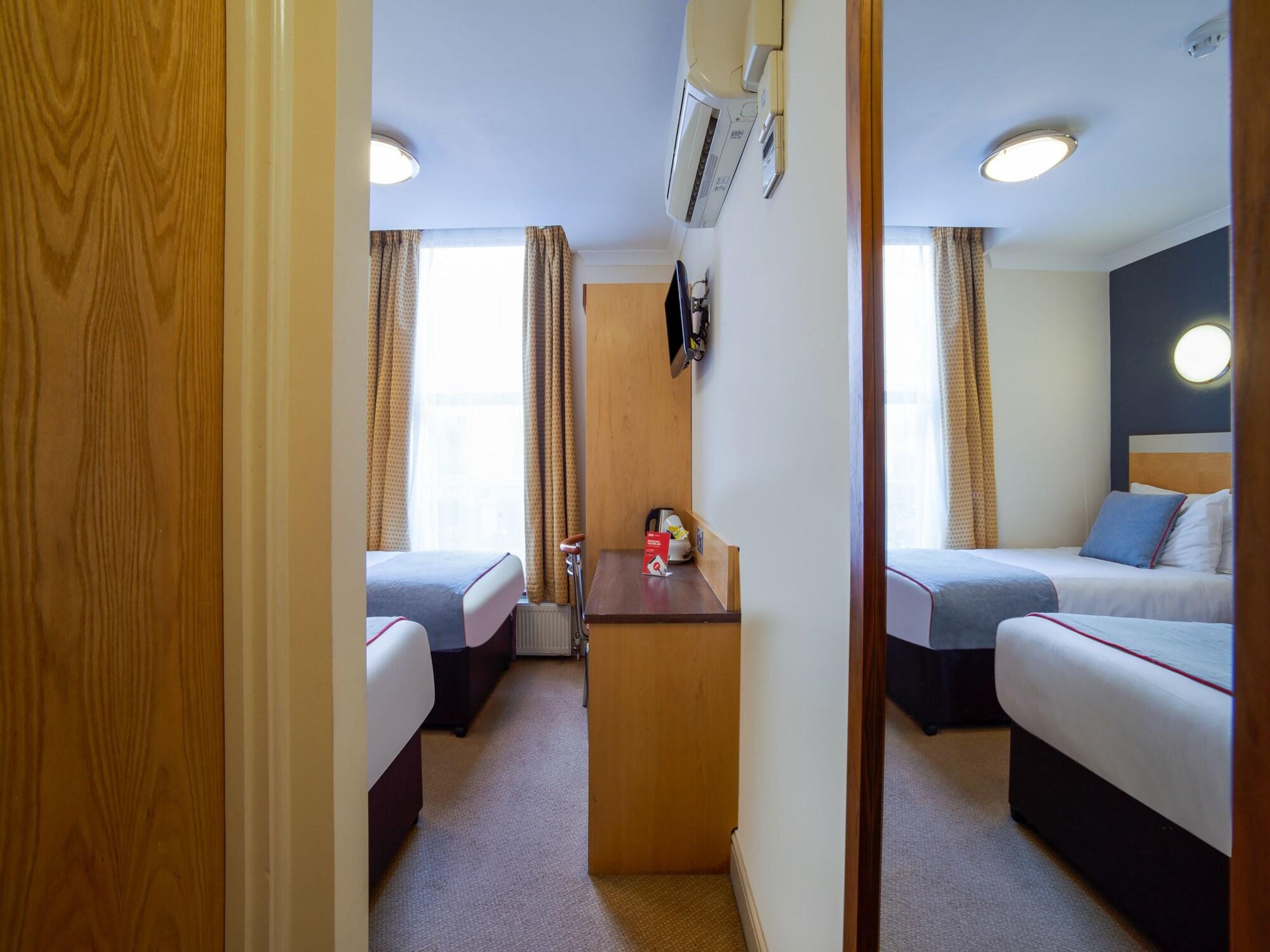 Отель Elysee Hyde Park 3*